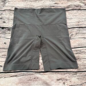 Underoutfit Gray High-Waisted Anti-Chafe  Thigh Saver Shorts; Lightweight Size M